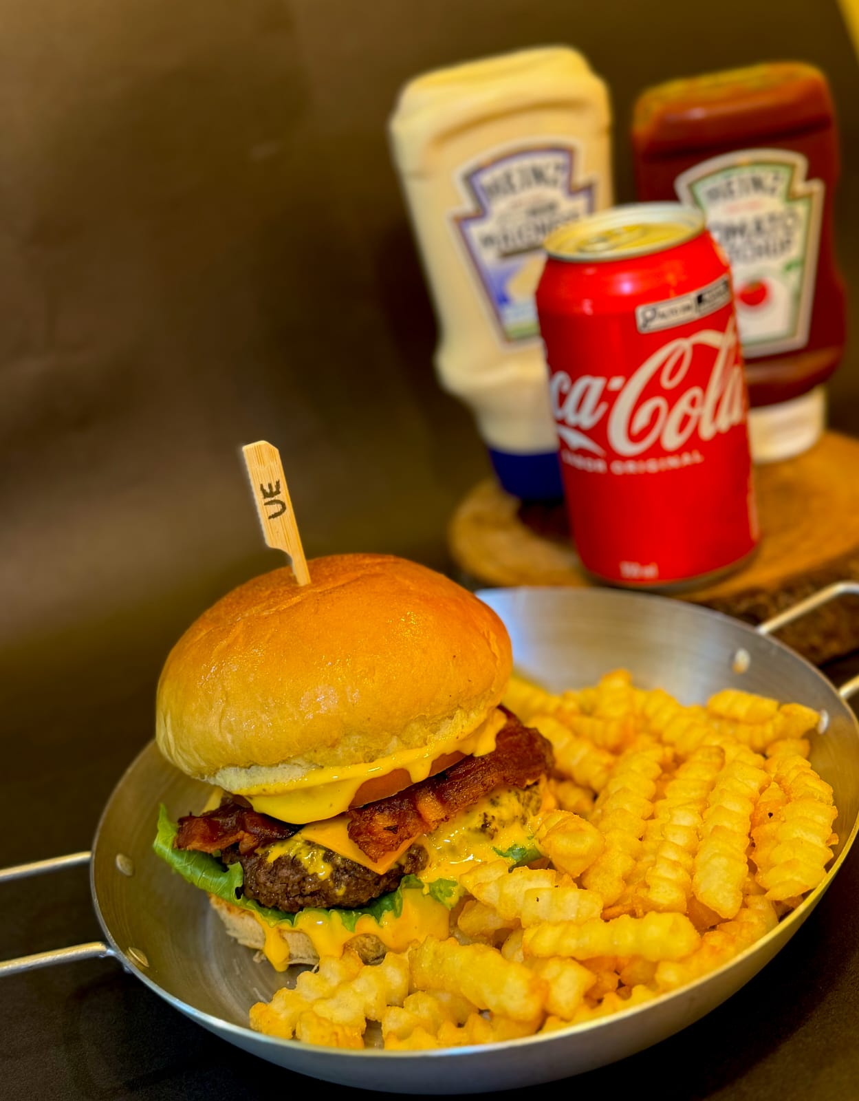1 HAMBURGUER OXE NANA + 1 BEBIDA + BATATA FRITA